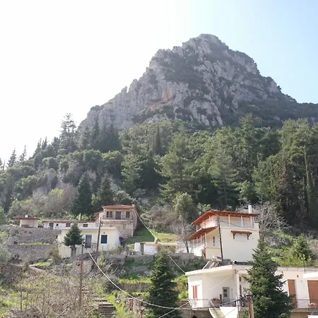 شقة το φαραγγι του παρνασσου 4 Tithoréa
